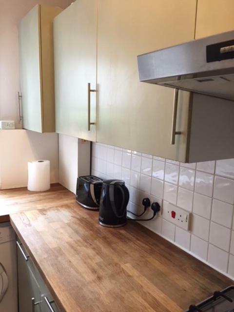 Perfect 2 Bedroom Flat Shepherds Bush W12 Лондон Екстериор снимка